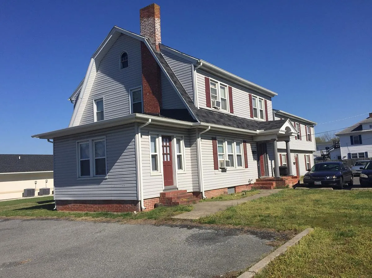 2 bed, 900 sqft, $1,275 — Photo 2