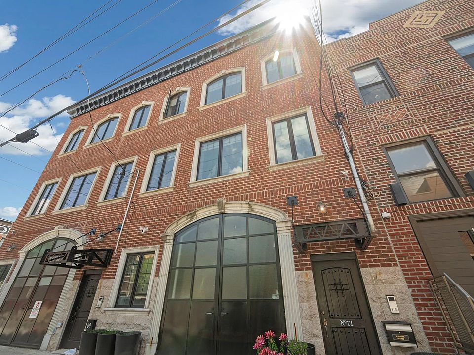 1st image of 71 Coffey St #1
