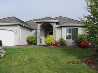 29 Mount Rainier Loop E, Bonney Lake, WA 98391