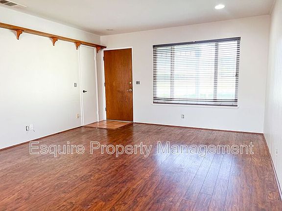 4th image of 1016 Sespe Ave