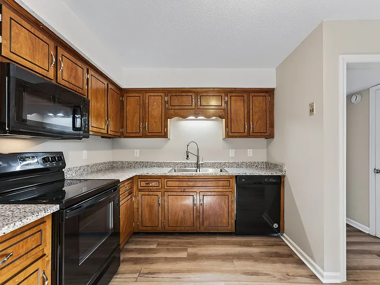 Martha Lane-461/471 (x8) — Photo 15