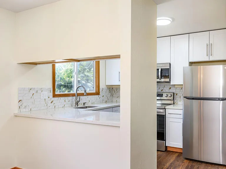 128 Mission Ave — Photo 8