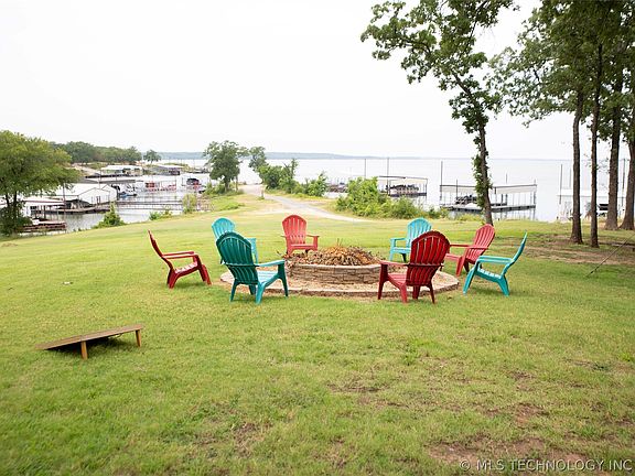 4th image of 802 W Sand Point Rd