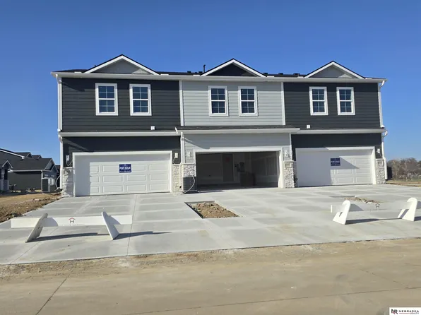 16002 Isabella St, Bennington, NE 68007