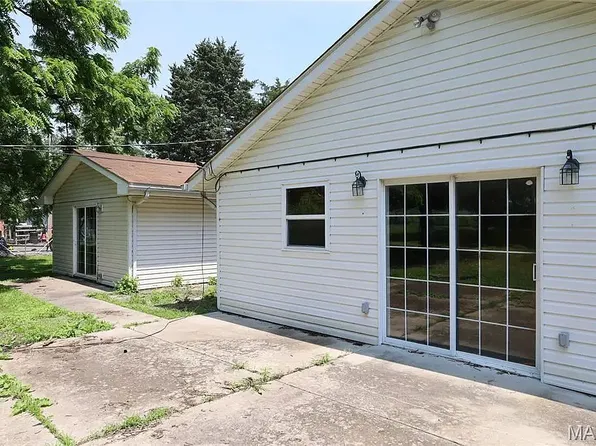 1820 Doris Ave, Cahokia, IL 62206