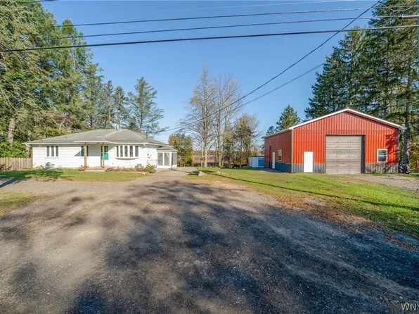 1826 Eden Evans Center Rd, Eden, NY 14057