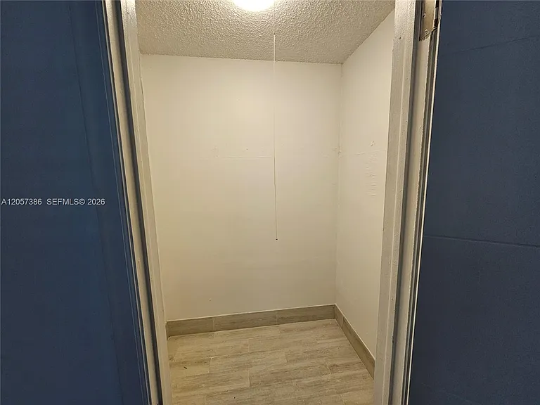 4621 SW 33rd Ave #1 — Photo 10