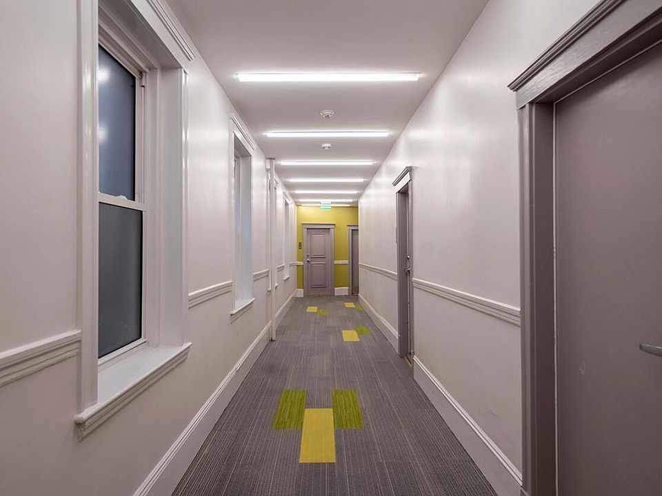 2nd image of 55 Queensberry St #U-9