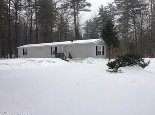34 N Raymond Rd, Raymond, ME 04071