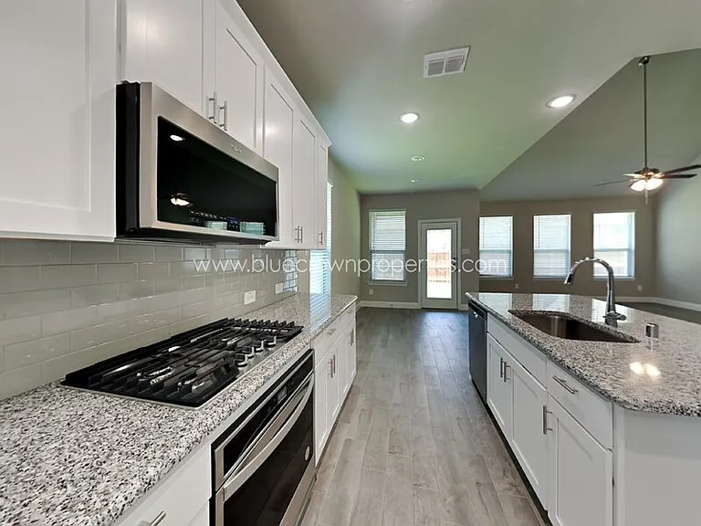 1024 Meadowlark Ave — Photo 4