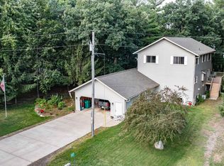 N1339 Speer Rd, Waupaca, WI 54981