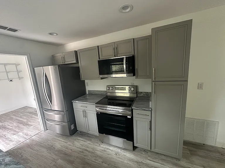 1103 Basin St — Photo 11