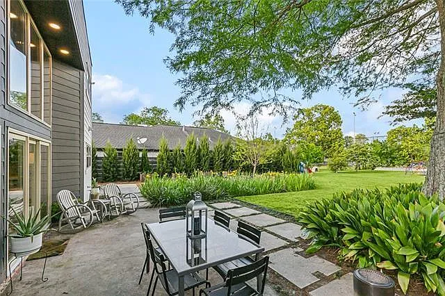 221 Highway Dr — Photo 17