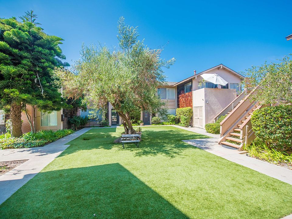 2nd image of 24471 Alta Vista Dr #2
