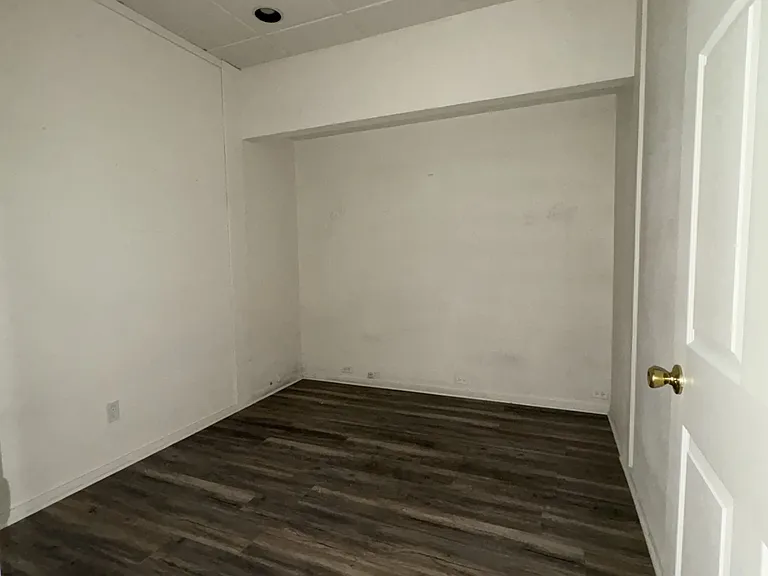 1707 Jefferson St — Photo 9