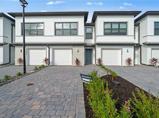 27900 Radiant CT, BONITA SPRINGS, FL 34135