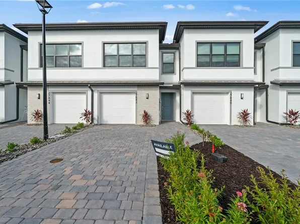 27900 Radiant CT, BONITA SPRINGS, FL 34135