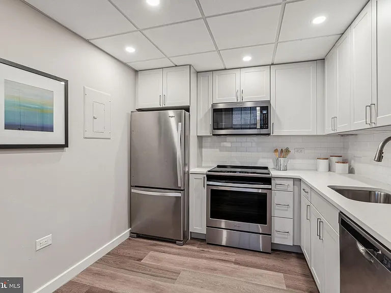 875 Sansom St #1618 — Photo 10