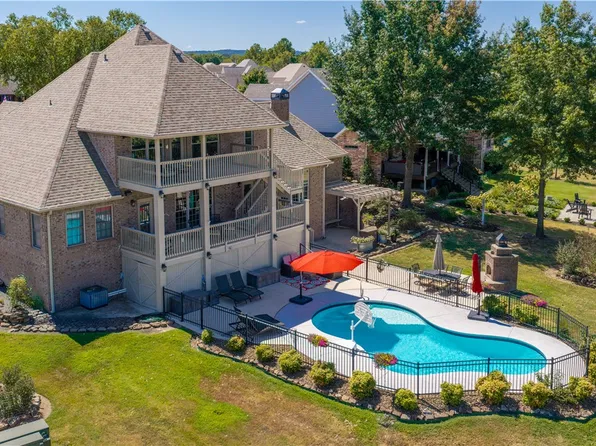 3784 E Spyglass Hill Dr, Fayetteville, AR 72701