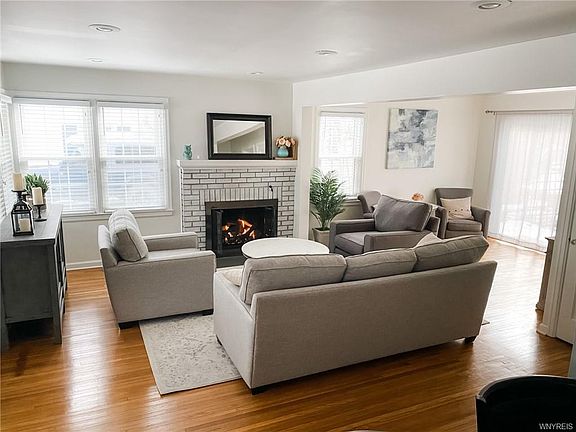 3rd image of 4408 Arondale Dr