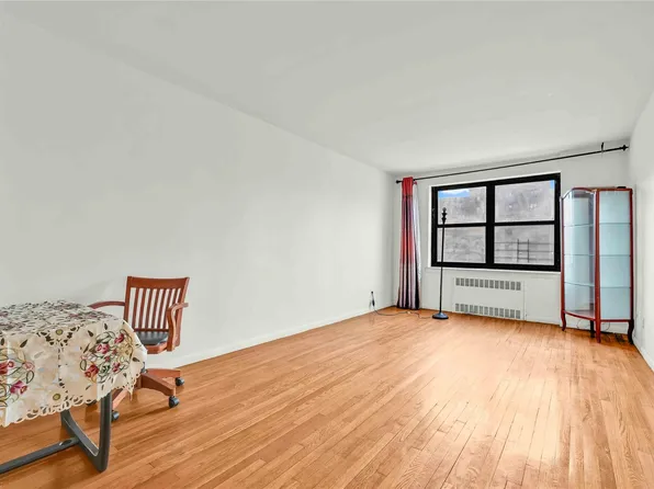 29-08 139th Street #2C, Flushing, NY 11354