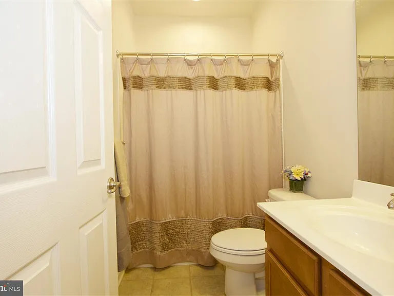 1050 Wisdom Ct — Photo 16