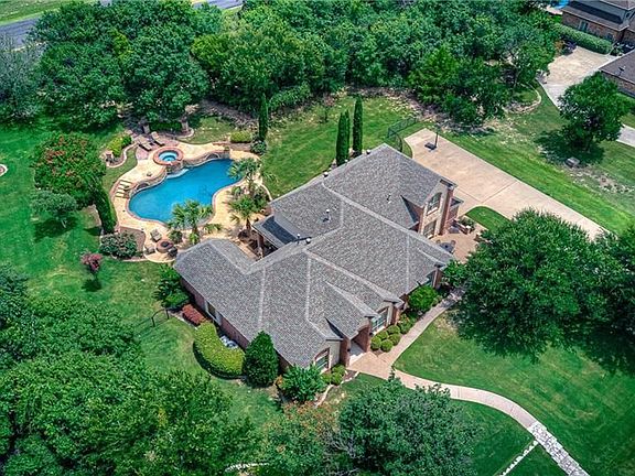 4th image of 1401 Saratoga Ln
