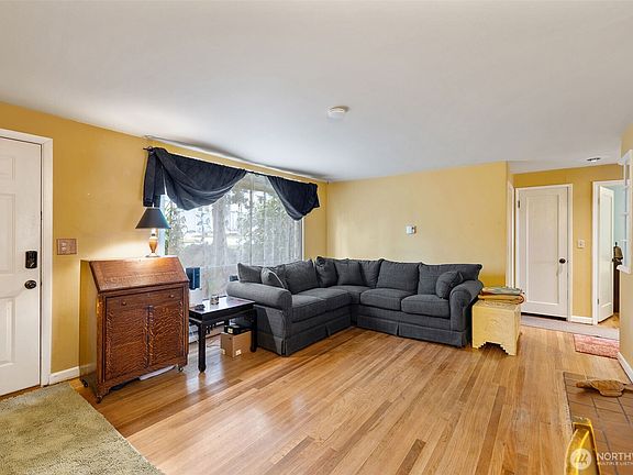 4th image of 15548 9th Avenue NE