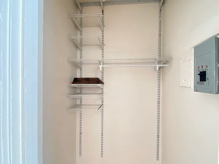 424 Jones Street — Photo 12