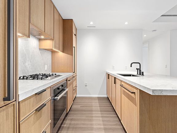 4th image of 543 W 122nd St #10G