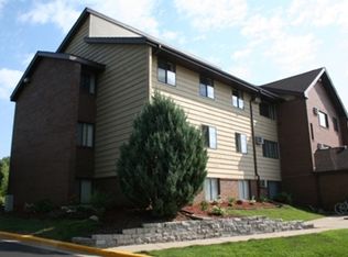 8209 College Trl APT 04, Inver Grove Heights, MN 55076