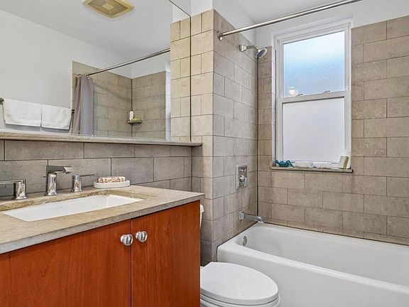 5th image of 1121 24th St NW APT 309