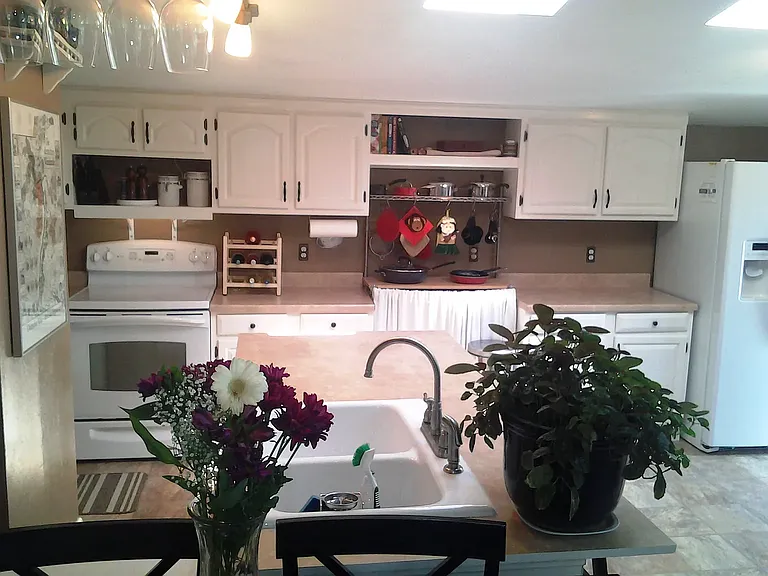 2075 S Utica St — Photo 5