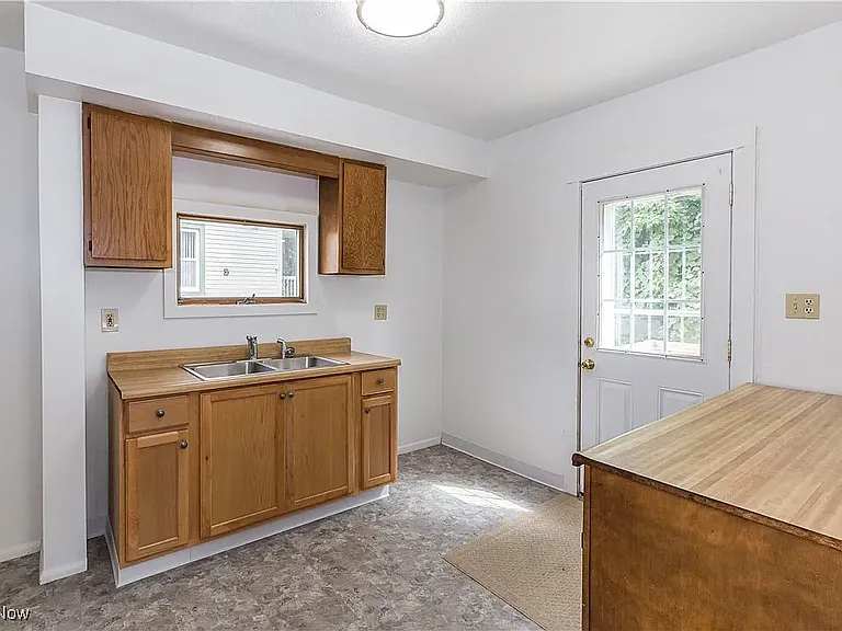917 Clay St — Photo 12