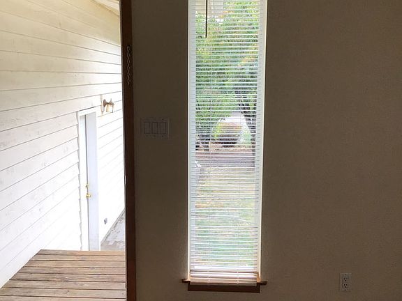 3rd image of 711 Bobwhite Pl