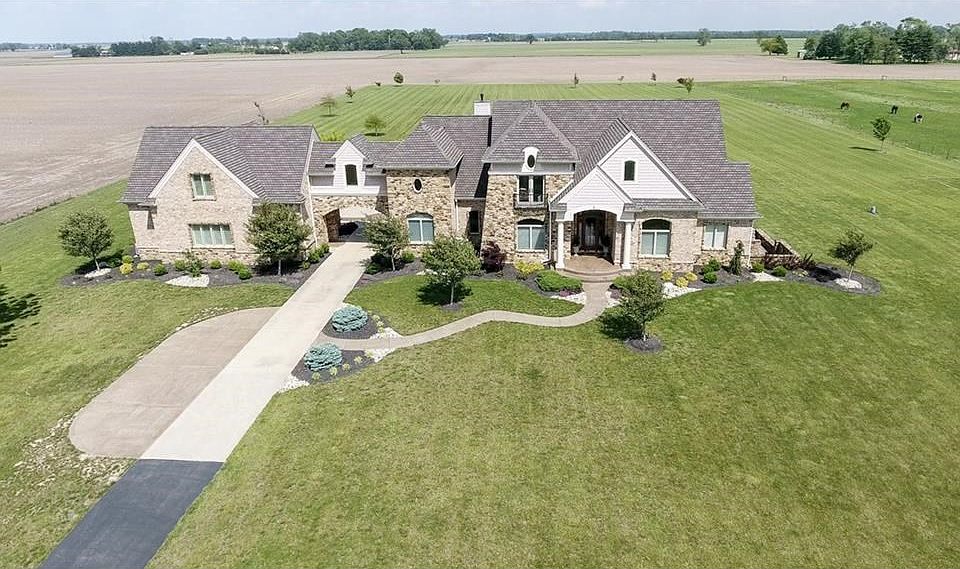 Beautiful 7500 sq ft estate on 10 acres
