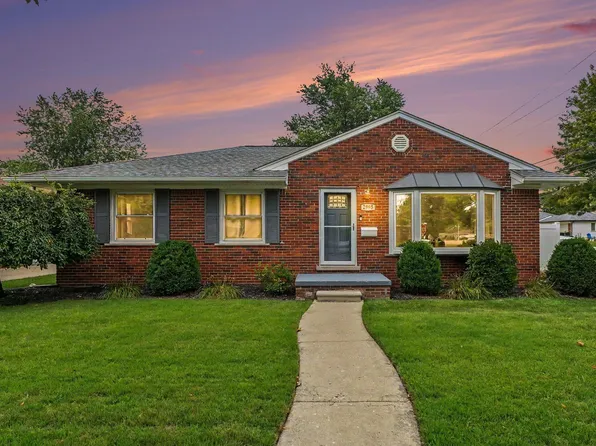 2995 Anna Ct, Trenton, MI 48183