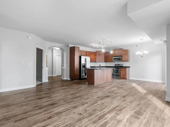 1155 Ford Rd APT 410, Saint Louis Park, MN 55426