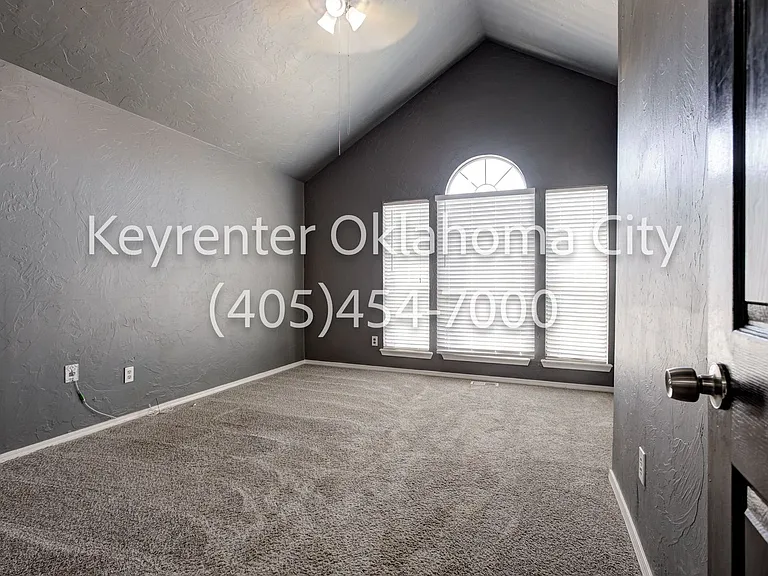 12100 Blueway Ave — Photo 36