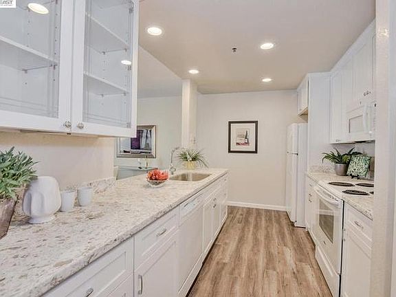 4th image of 322 Hanover Ave APT 207
