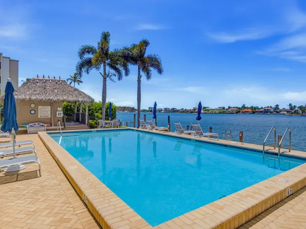 848 W Elkcam Cir Unit 302, Marco Island, FL 34145