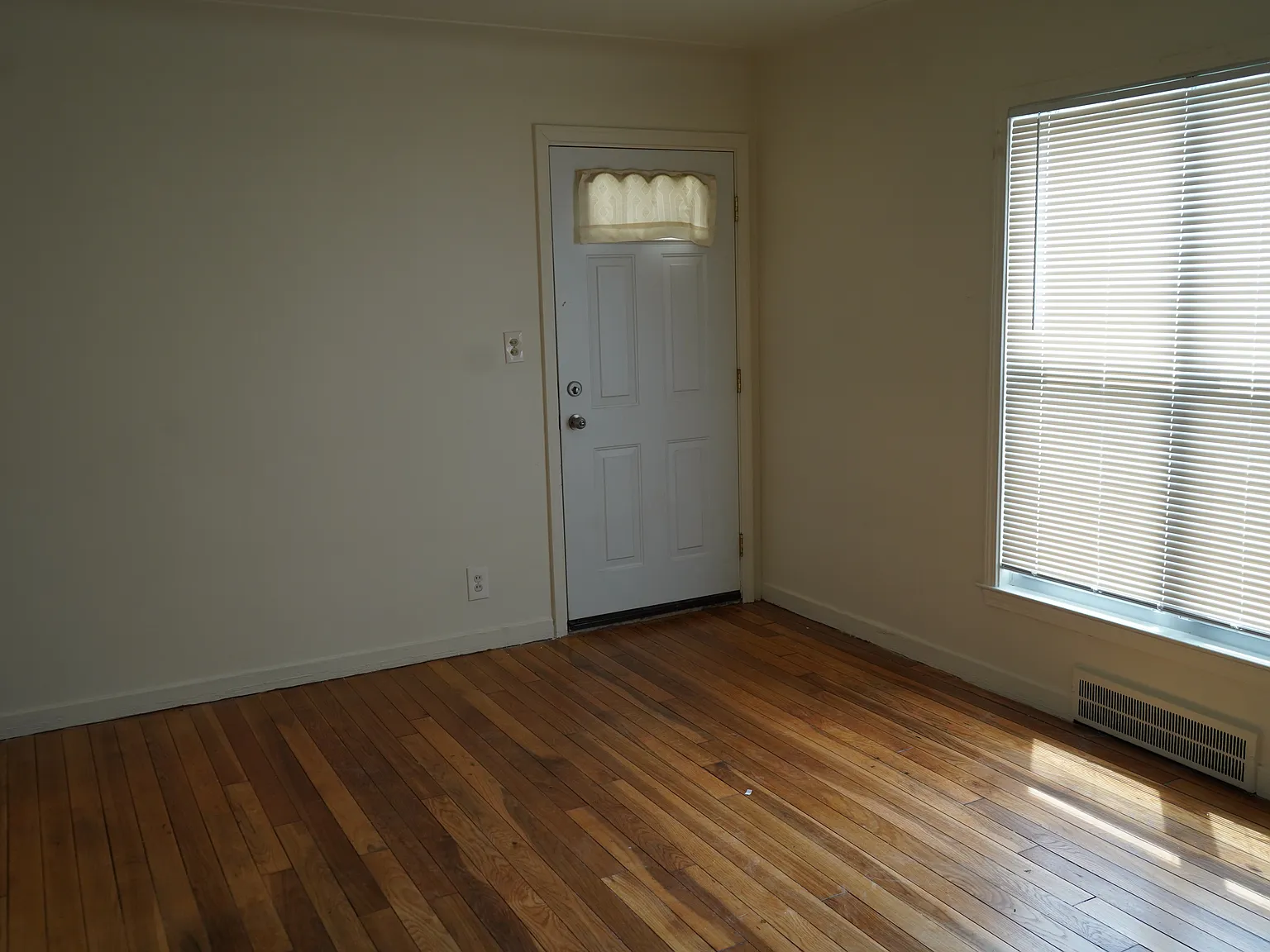 2 bed, 846 sqft, $1,100 — Photo 4