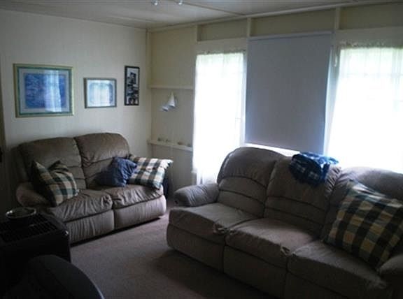 3rd image of 217 Bayview Dr