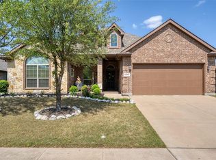 15800 Carlton Oaks Dr, Fort Worth, TX 76177