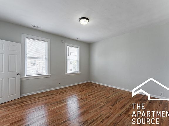 3rd image of 1151 W 19th St #Ch