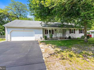 12 Robin Ave, Bayville, NJ 08721