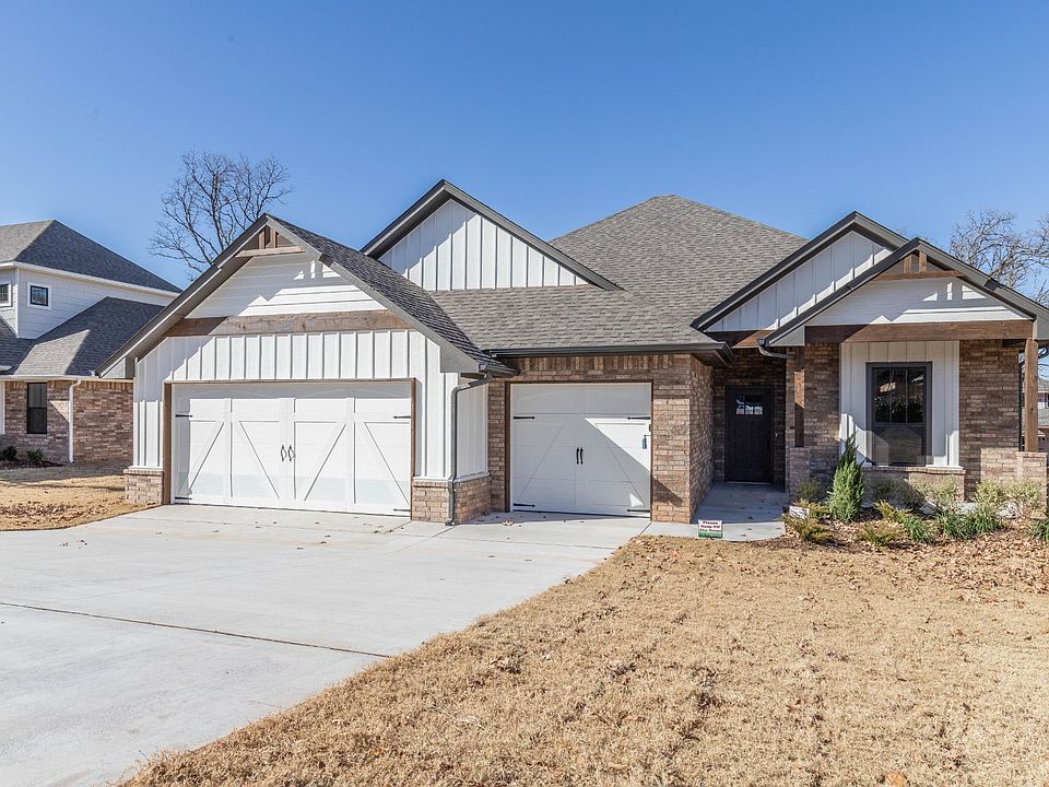 Homes by Taber Mallory Floor Plan with Brick-5025 Sunspear