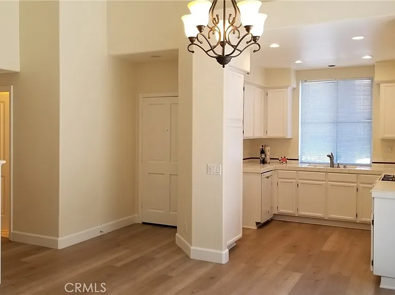 13440 N Bowers Ct — Photo 10
