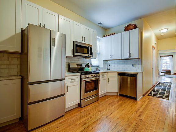 3rd image of 1730 N Francisco Ave APT 2
