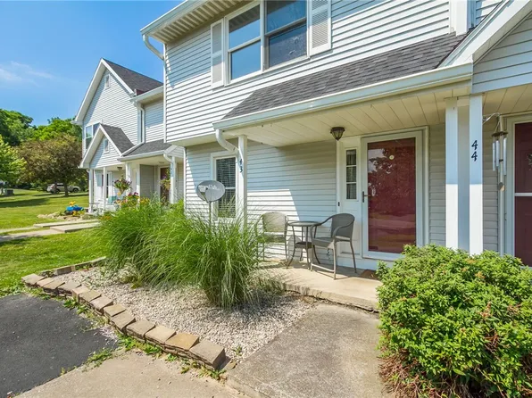 43 Old Meadow Ct, Livonia, NY 14487